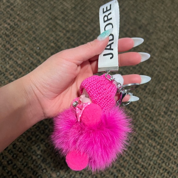 Baby Fluffy Keychain - Picture 2 of 2